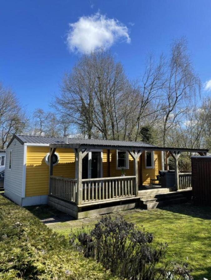 Ruime 5-Persoons Chalet Aan Het Bergumermeer Suameer Buitenkant foto