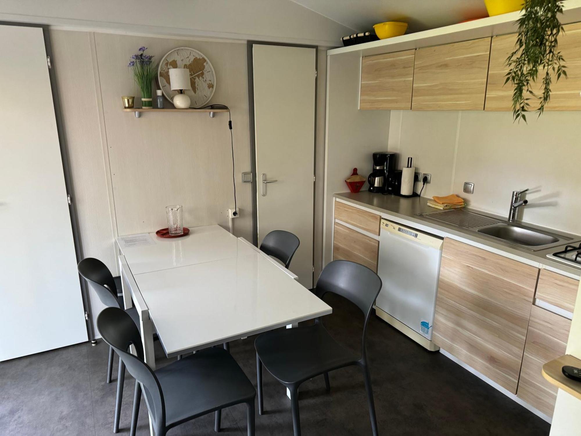 Ruime 5-Persoons Chalet Aan Het Bergumermeer Suameer Buitenkant foto