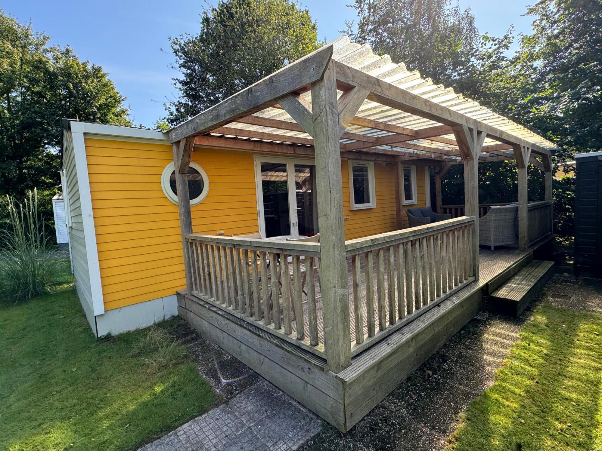 Ruime 5-Persoons Chalet Aan Het Bergumermeer Suameer Buitenkant foto